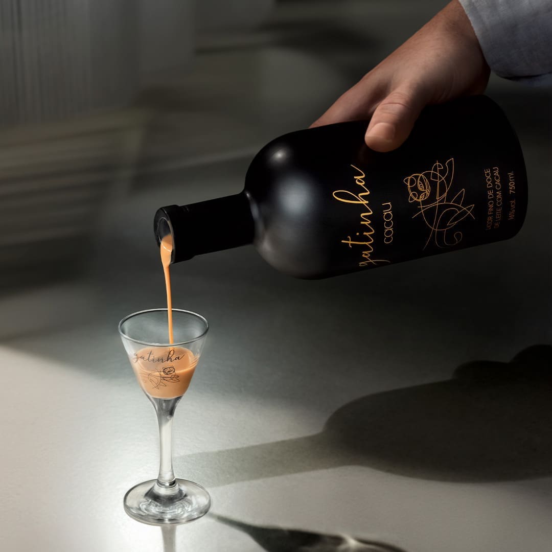 Licor Fino de Doce de Leite com Cacau Gatinha 375ml - Imagem 2
